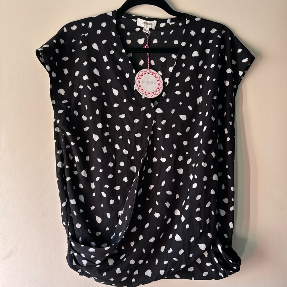 FLASH SAlE ❤️ Umgee Large black and white blouse